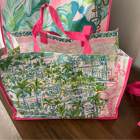 Lilly Pulitzer Re-Usable Tote Bag Set(5) - Picture 9 of 13